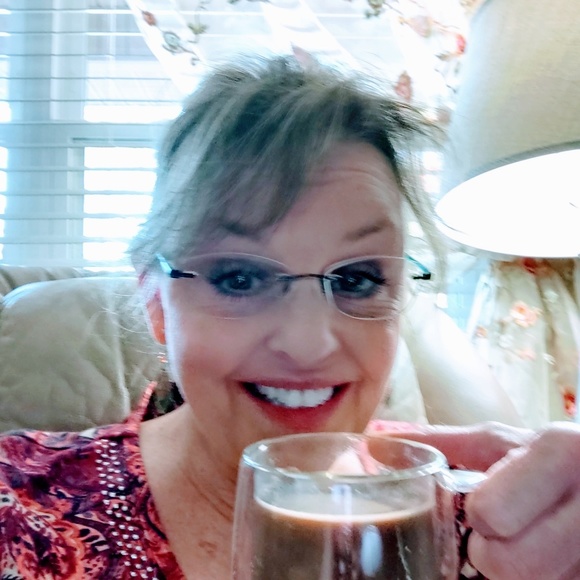 Meet your Posher, Camille - Picture 1 of 1